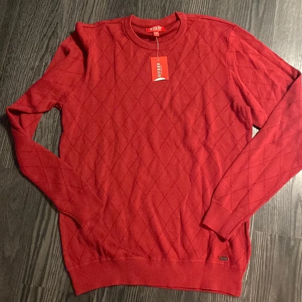 NWT🍍GUESS SWEATER🍍SIZE LARGE🍍O-1